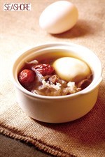 Sweet Longan Soup with Egg and White Fungus Recipe 桂圆红枣雪耳冰糖炖鸡蛋食谱