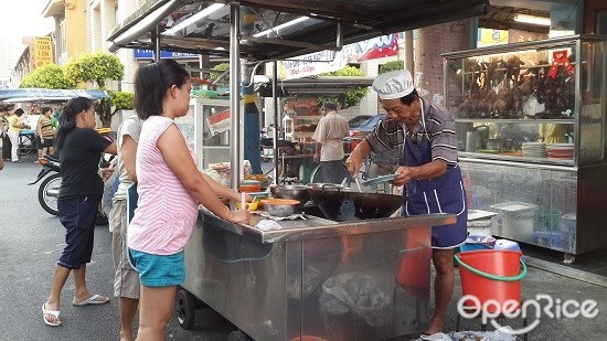 char koay teow, char kway teow, Penangs best char kway teow, Jalan Siam Char Koay Teow, Lorong Selamat Char Koay Teow, Kafe Heng Huat, Lebuh Kimberley Char Koay Teow, Sin Guat Keong Coffeeshop, Sisters Char Koay Teow Jalan Macalister, Kafe Lam Heng, Ah Leng Char Koay Teow, Kafe Khoon Hiang, Jalan Dato Keramat, Tiger Char Koay Teow, Kafe Ping Hooi, Lebuh Carnarvon