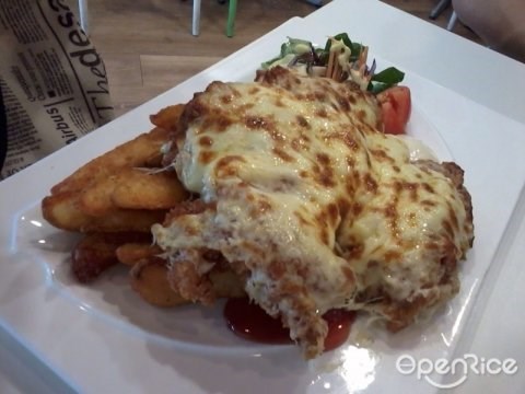 Bandar Mahkota Cheras, Happyology Café, Chicken Parmesan