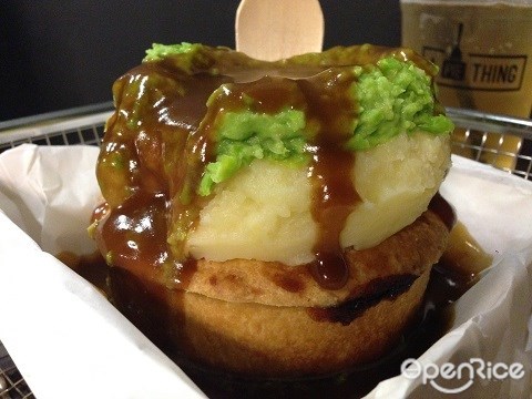 Damansara Uptown, A pie thing, pie, mash potatoes, mashed peas