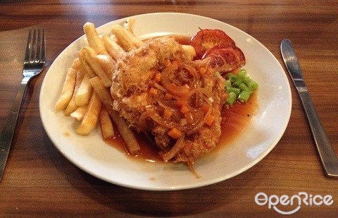 Amaze K, Hainanese Chicken Chop, Pizza, Western food