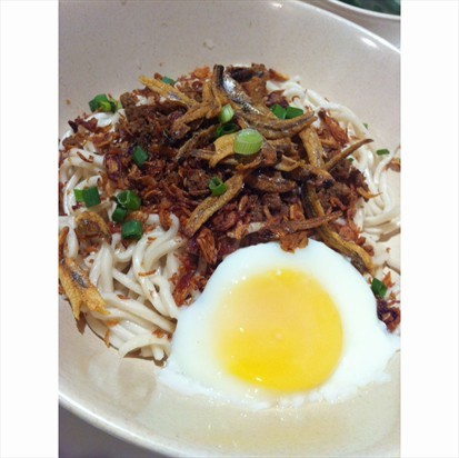 look at the egg!! yum!