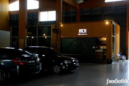 寸咖啡行動 INCH Coffee Movement,左边是CAD画廊和Tamago旅行社